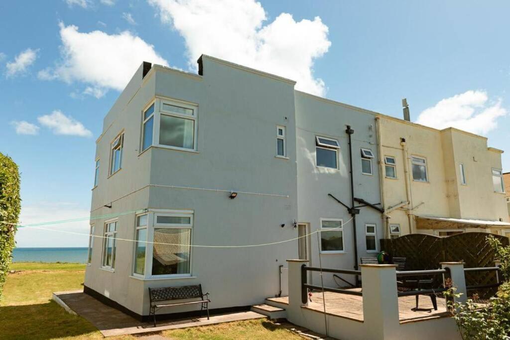 Beachfront Apartment - Ground Floor Apartment With Sea Views, Next To The Beach, Bridlington, North Yorkshire Bessingby Экстерьер фото