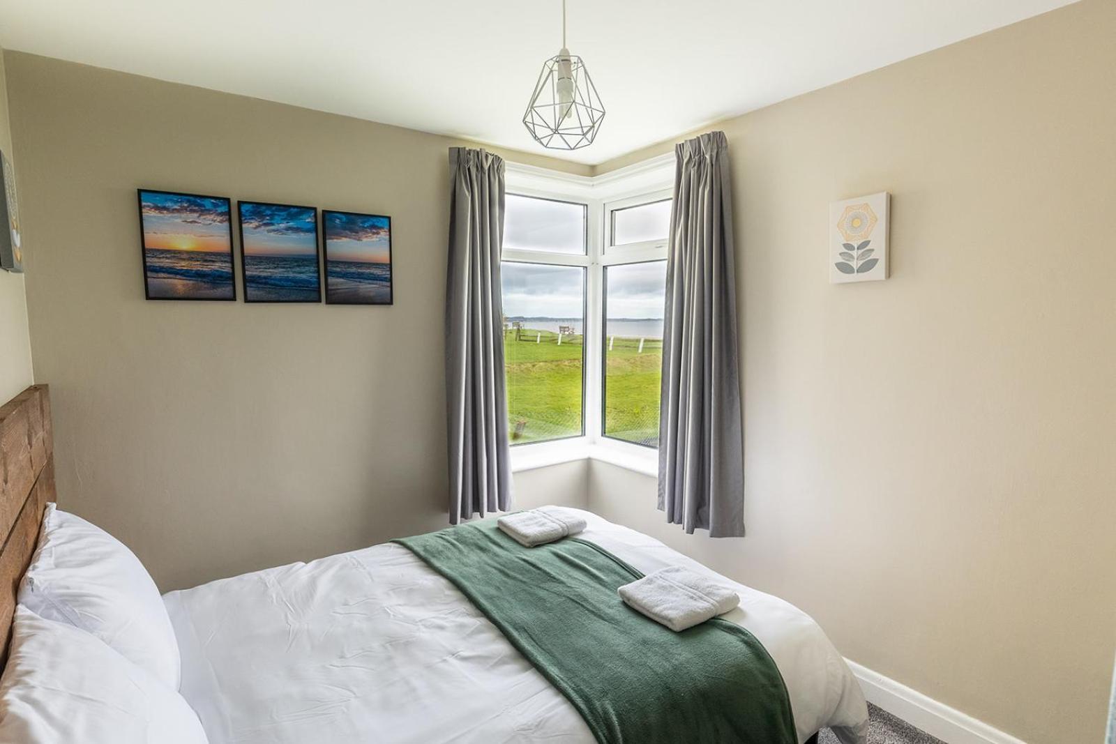 Beachfront Apartment - Ground Floor Apartment With Sea Views, Next To The Beach, Bridlington, North Yorkshire Bessingby Экстерьер фото