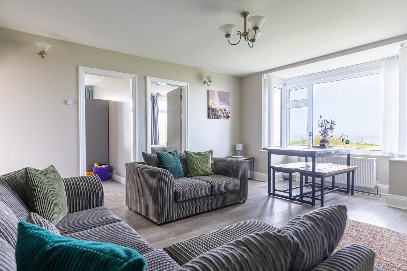Beachfront Apartment - Ground Floor Apartment With Sea Views, Next To The Beach, Bridlington, North Yorkshire Bessingby Экстерьер фото